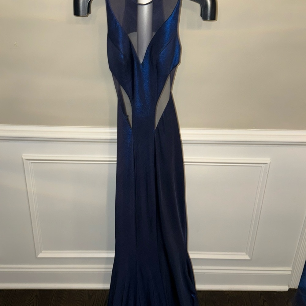 ๐ FAVIANA BLUE GOWN SIZE 2 - Picture 2 of 10